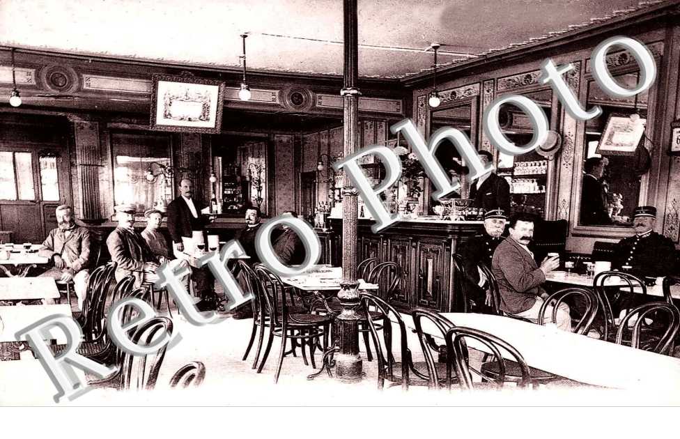 INTERIEUR DE BAR
