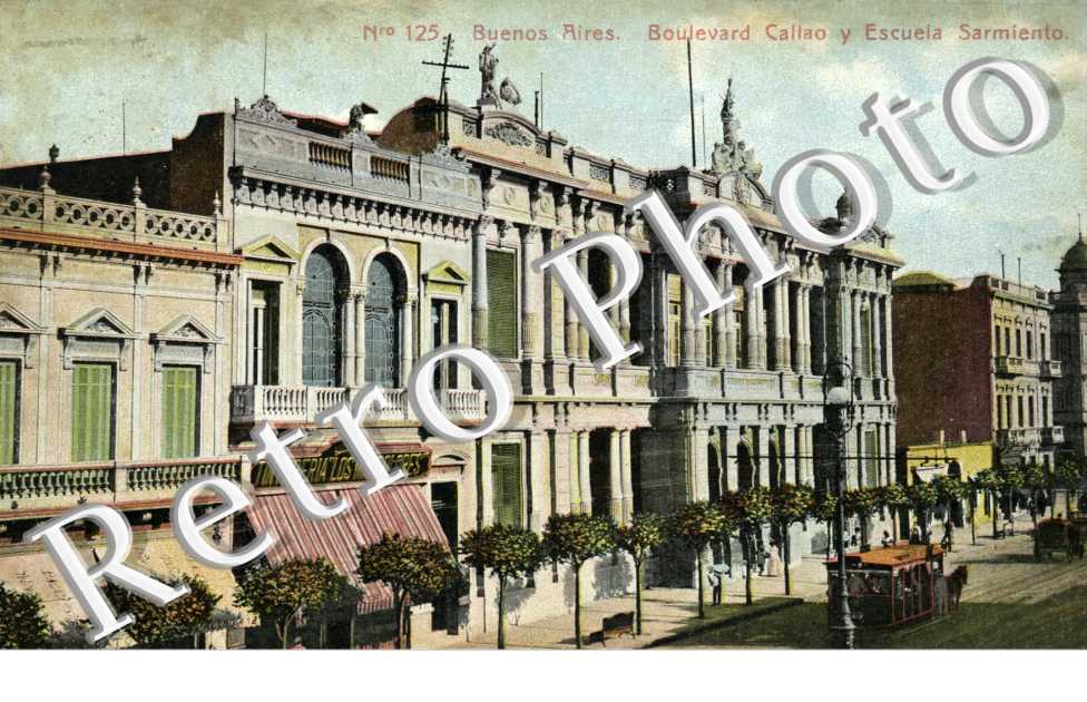 Boulevard Callao y Escuela Sarmiento