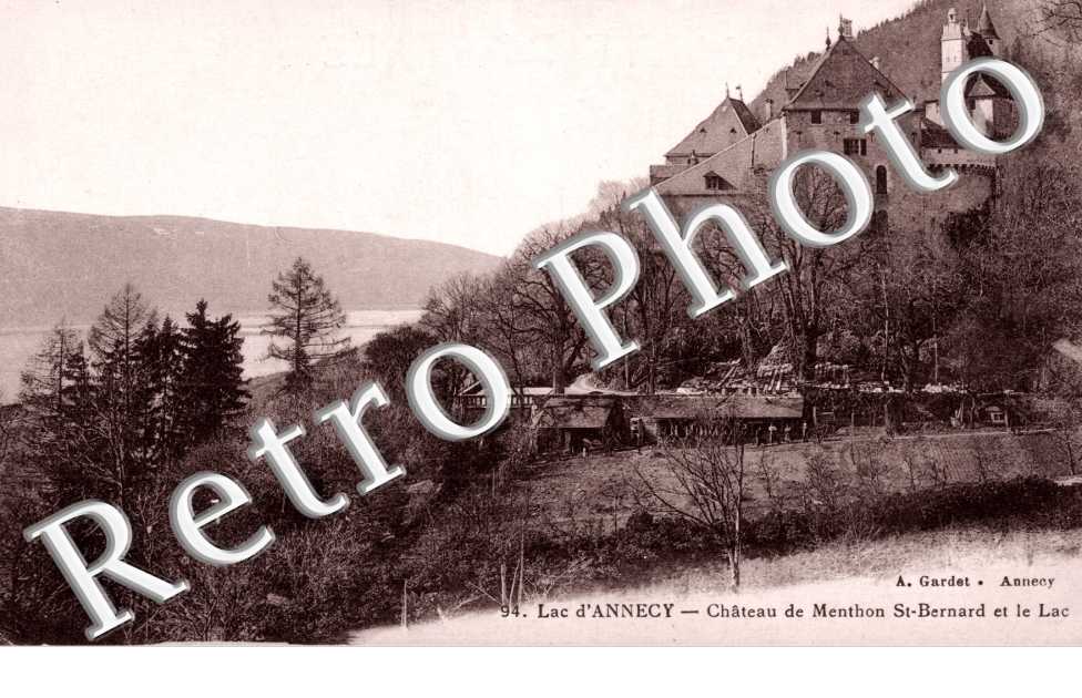 Lac d&#039;Annecy Chateau de Menthon St-Bernard et le lac