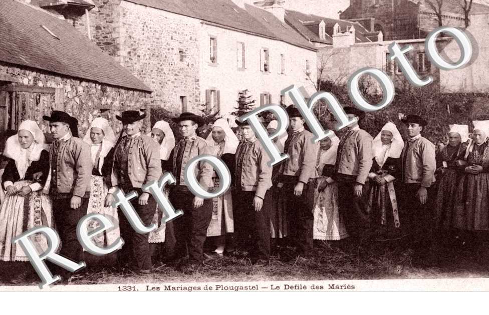 le Defile des Maries apres la ceremonie religieuse
