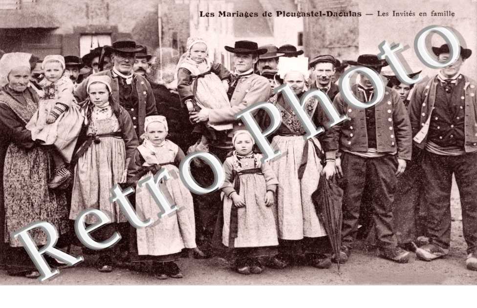 les mariages, les invites en famille