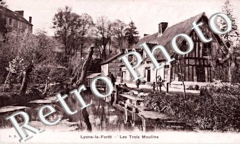 Les Trois Moulins