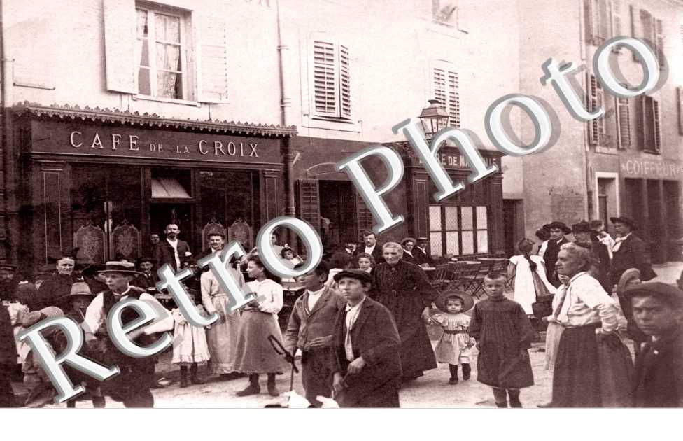 FAUBOURG DES TROIS MAISONS CAFE DE LA CROIX