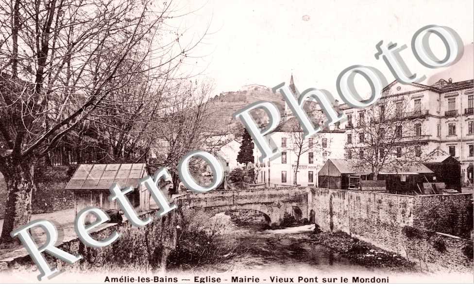 Eglise mairie Vieux pont sur le Mondoni