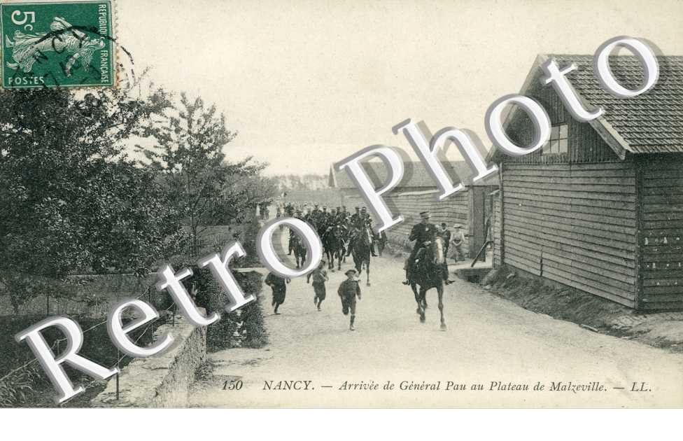 Arrivee du General Pau au Plateau