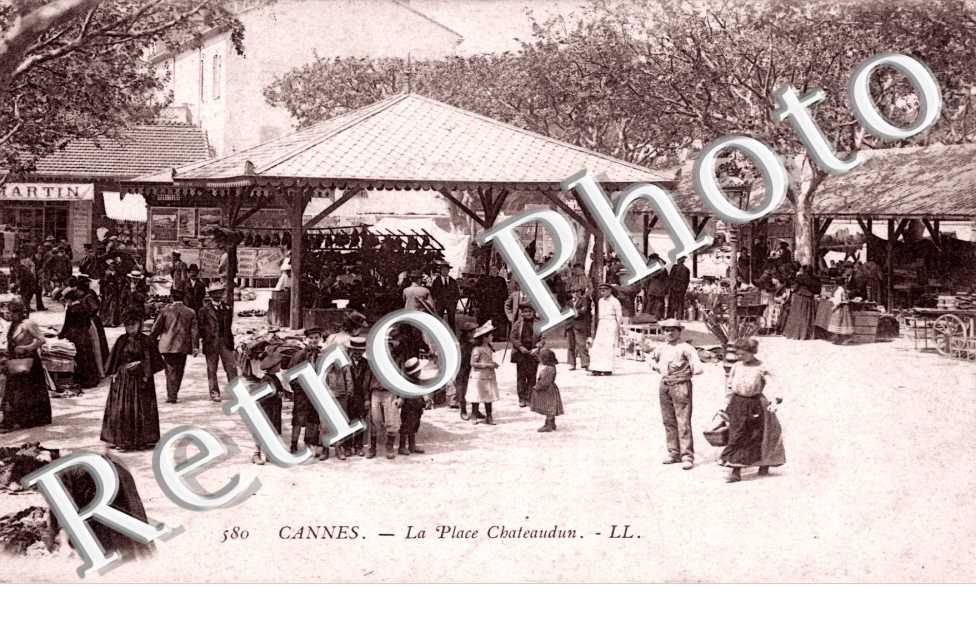 La Place Chateaudun