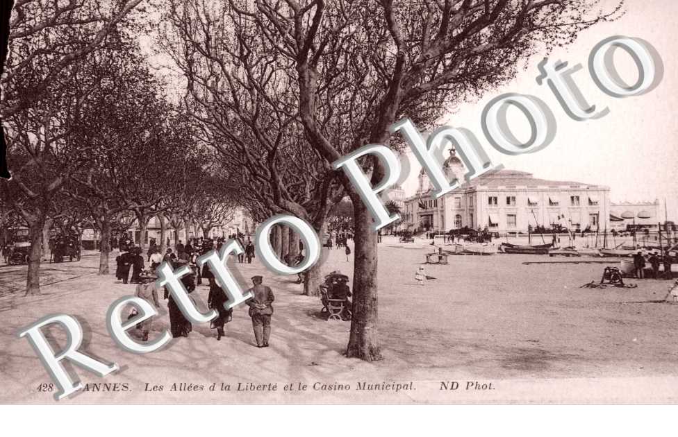 Les Allees de la Liberte et le Casino Municipal