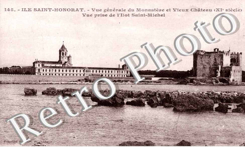 Vue Generale du Monastere et Vieux Chateau, Vue prise de l&#039;Ilot Saint-Michel