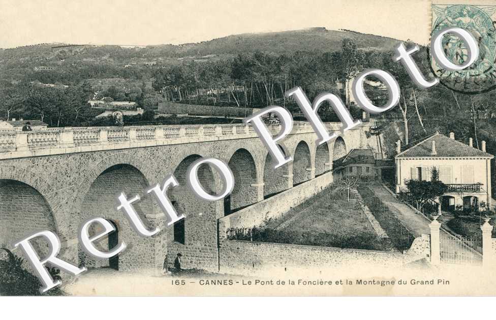 Le Pont de la Fonciere et la Montagne du Grand Pin