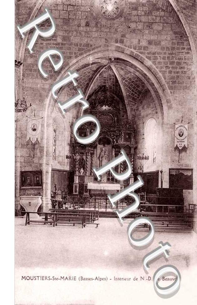 Interieur de Notre Dame de Beauvoir
