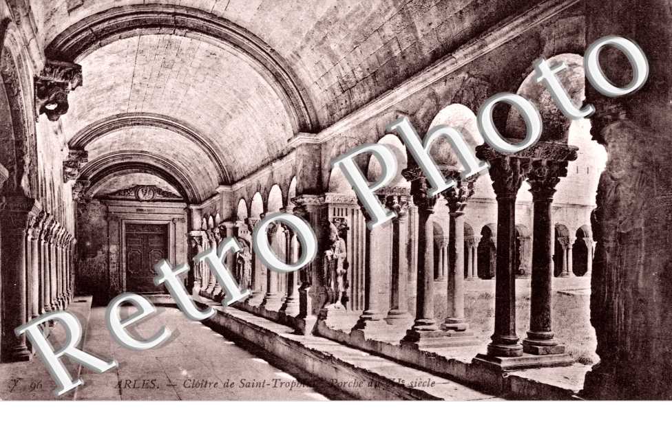 Cloitre de SaintTrophime, Porche du XIeme siecle