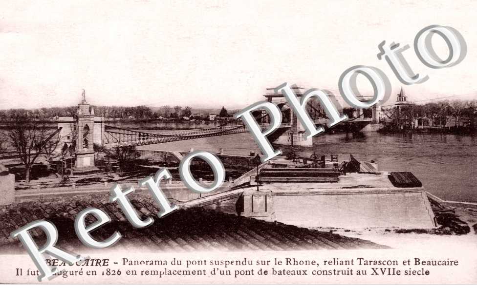 panorama du pont suspendu sur le Rhone