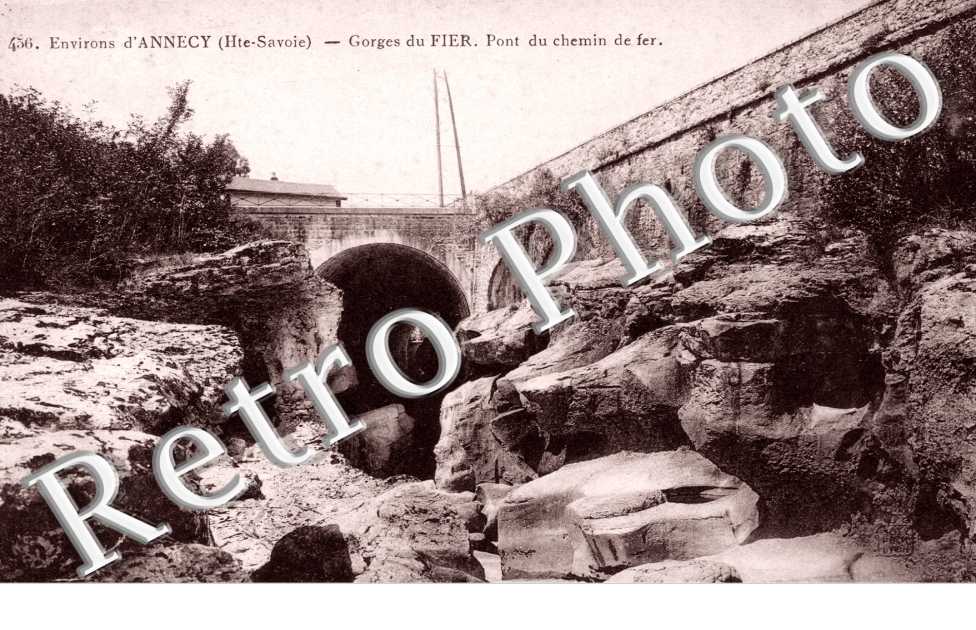 Chalet - Gorge du Fier - pont du chemin de fer