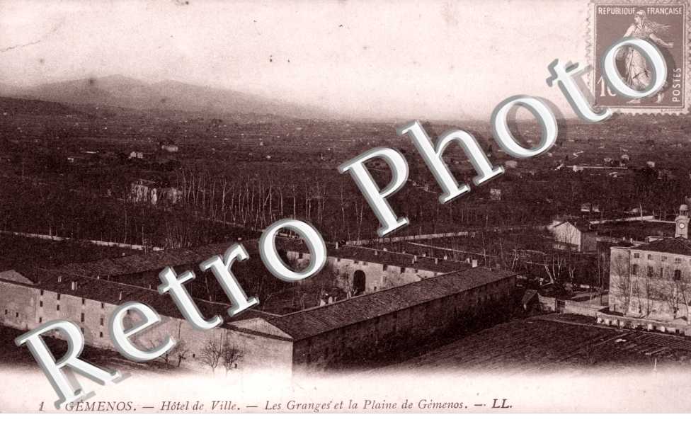 Hotel de ville - les granges et la plaine de Gemenos