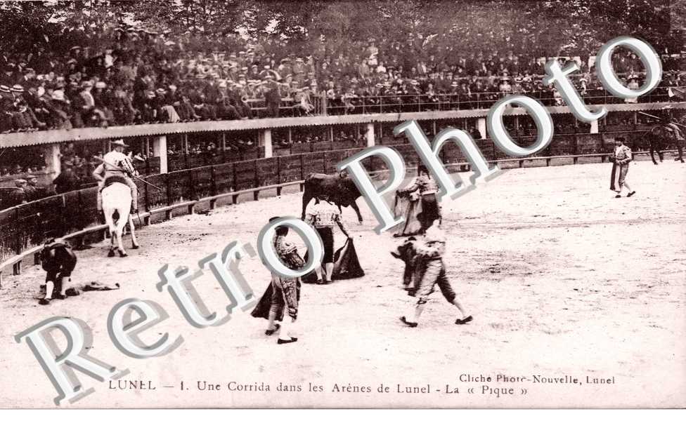 Une corrida dans les arenes - la "pique"