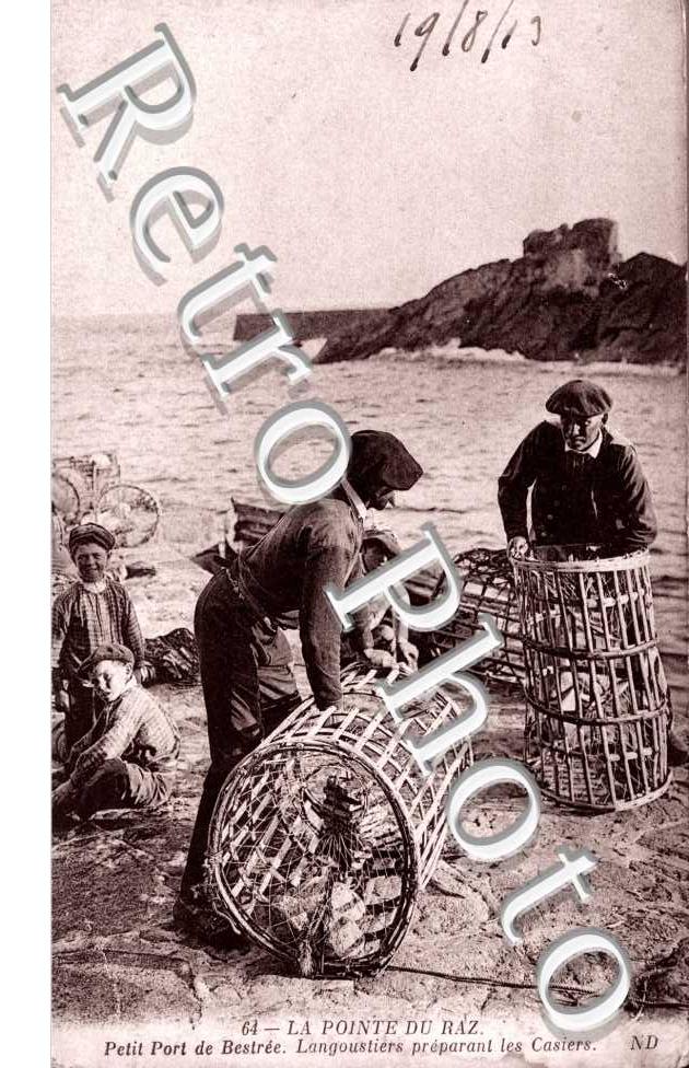 petit port de Bestree, langoustiers preparant les casiers
