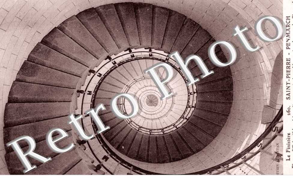 Saint Pierre, le Phare d&#039;Eckmuhl, l&#039;escalier en spirale