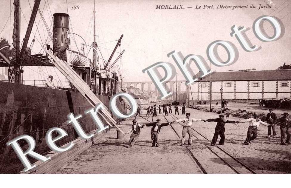 le Port, Dechargement du Jarlot