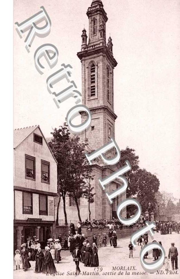 l&#039;Eglise Saint-Martin, Sortie de la Messe
