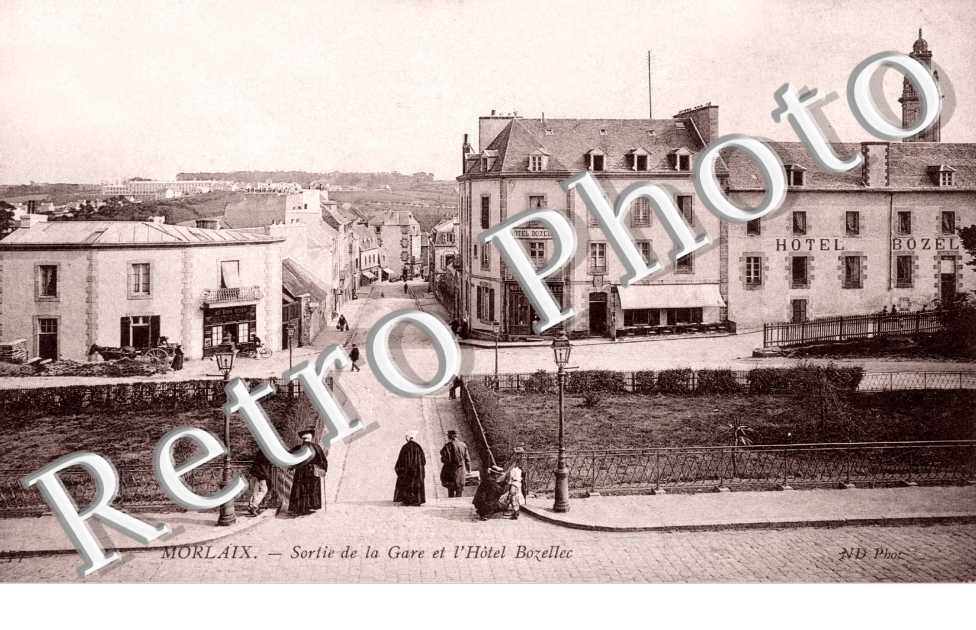 Sortie de la Gare et l&#039;Hotel Bozellec