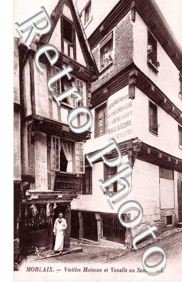 Vieilles Maisons et Venelle au Son