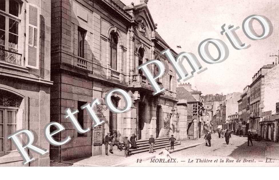 le Theatre et la Rue de Brest