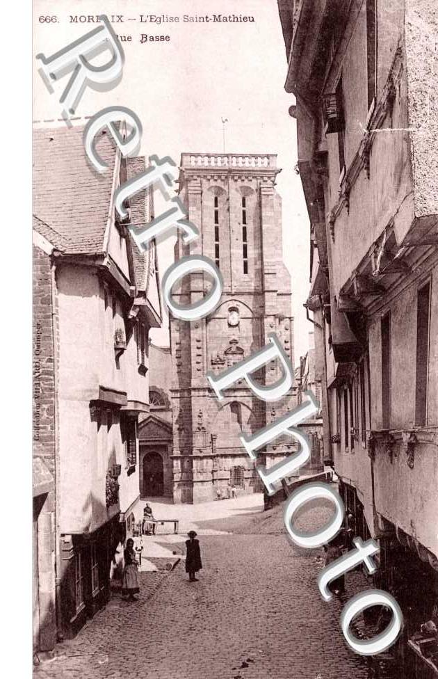 l&#039;Eglise Saint-Mathieu - La rue Basse