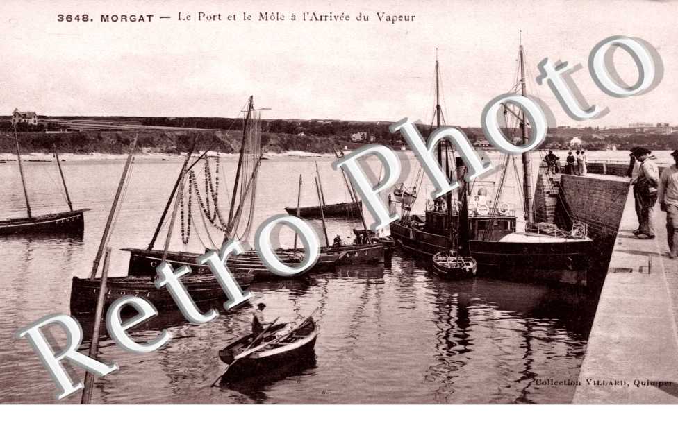 Port et le Mole a l&#039;arrivee du Vapeur
