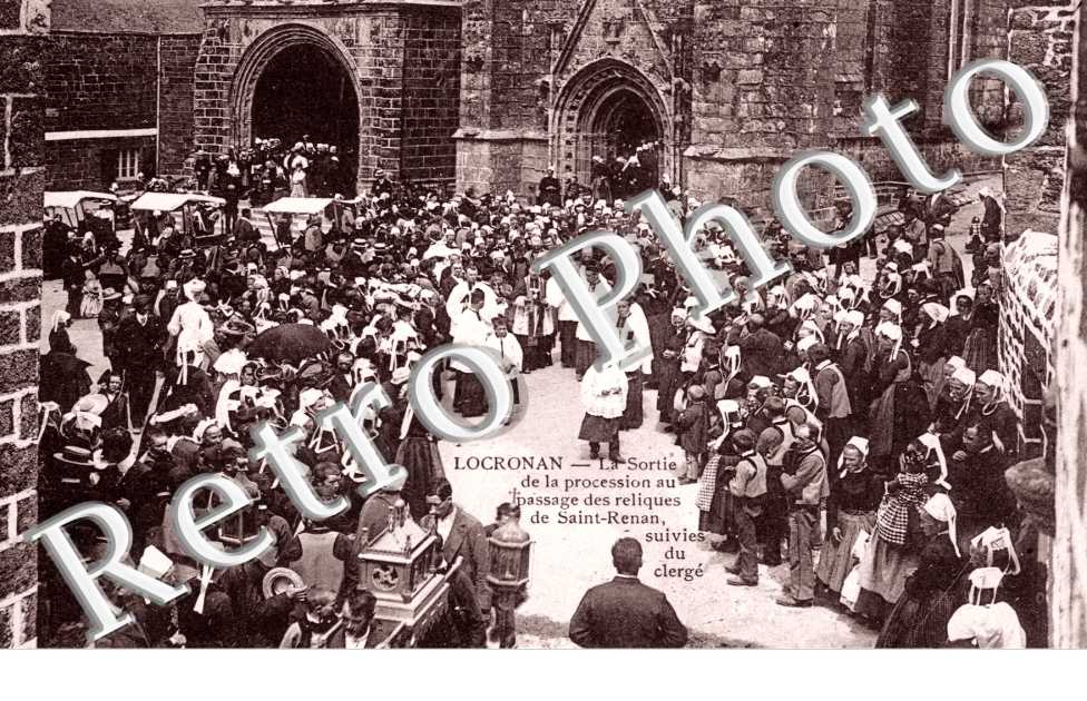 le sortie de la procession