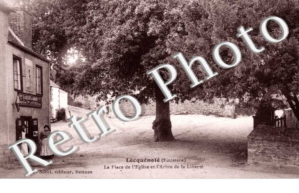 La Place de l&#039;Eglise et l&#039;Arbre de la Liberte
