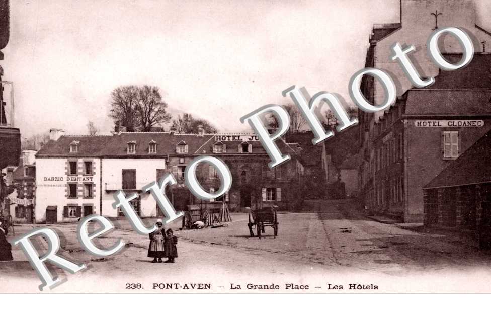 La Grande Place, les Hotels