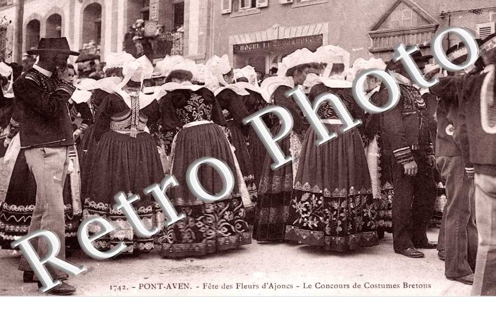 fete des fleurs d'Ajoncs, le concours de costumes bretons