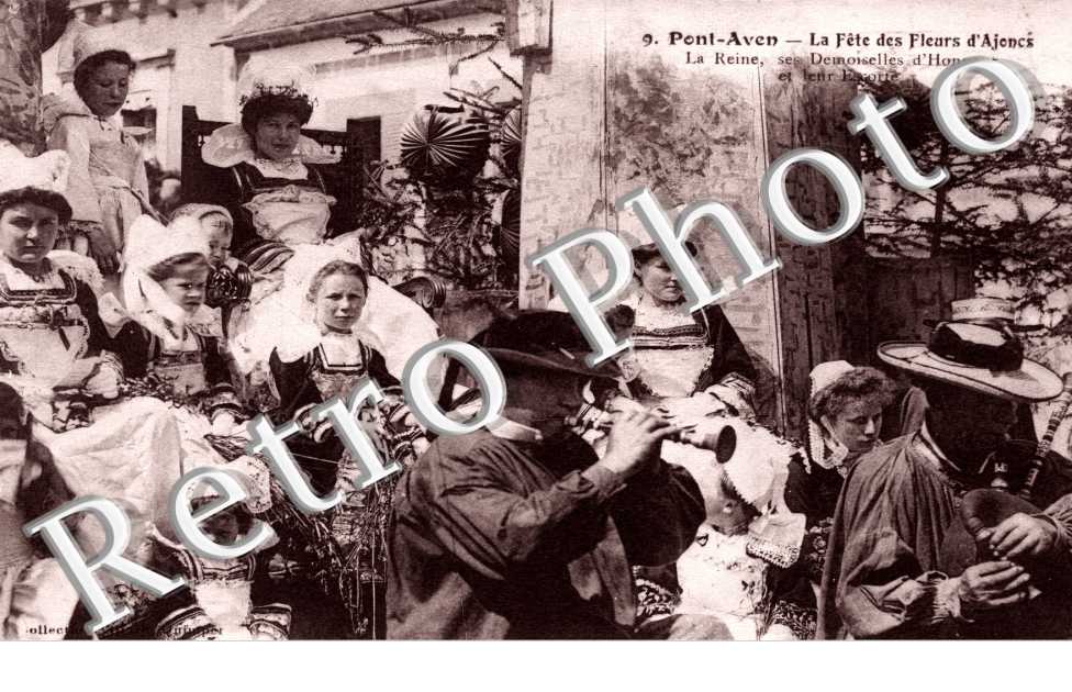 fete des fleurs d'Ajoncs, la reine, ses demoiselles d'honneur et leur escorte