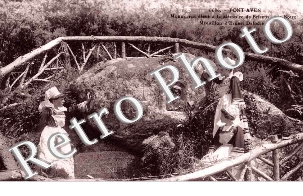 monument eleve a la memoire de brizeux par botrel medaillon d'ernest dalodier