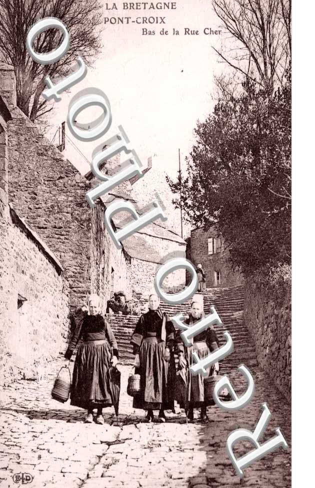 Bas de la Rue Cher