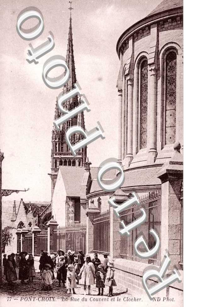 la Rue du Couvent et le  Clocher