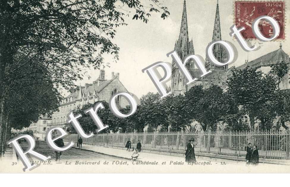 Boulevard de l&#039;Odet, la Cathedrale et le Palais Episcopal