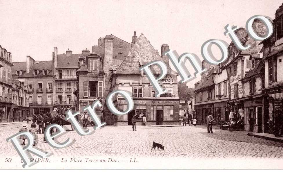 la Place Terre-au-Duc