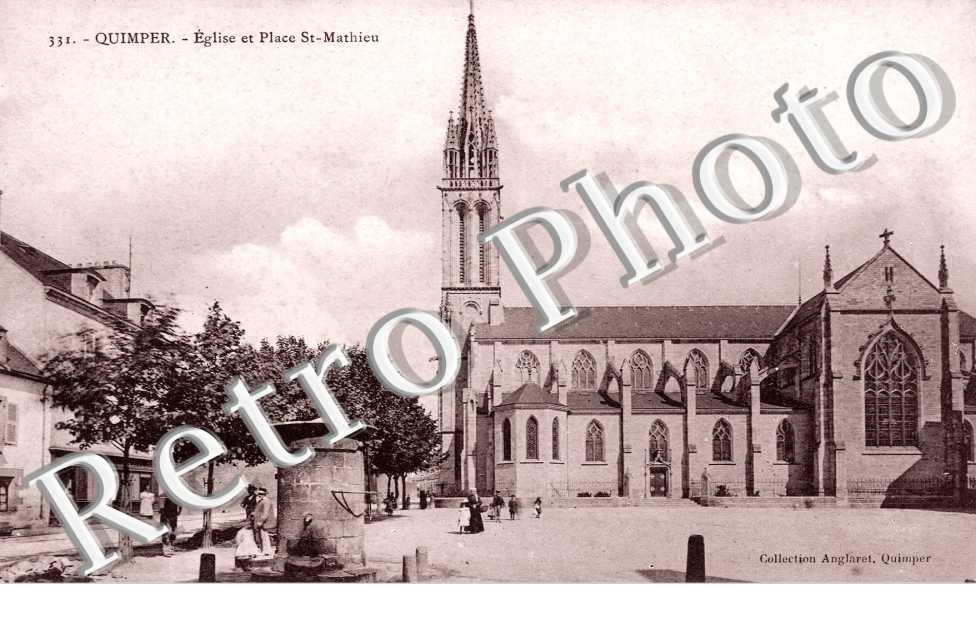 Eglise et Place Saint-Mathieu