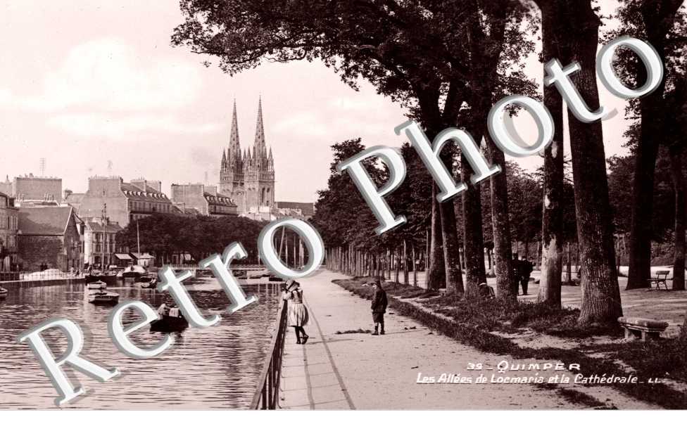Les allees de Locmaria et la cathedrale