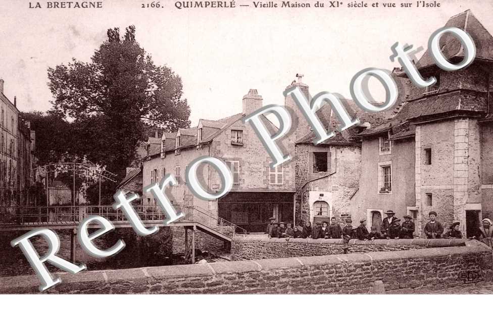 Vieille Maison du XIeme siecle et Vue sur l&#039;Isole