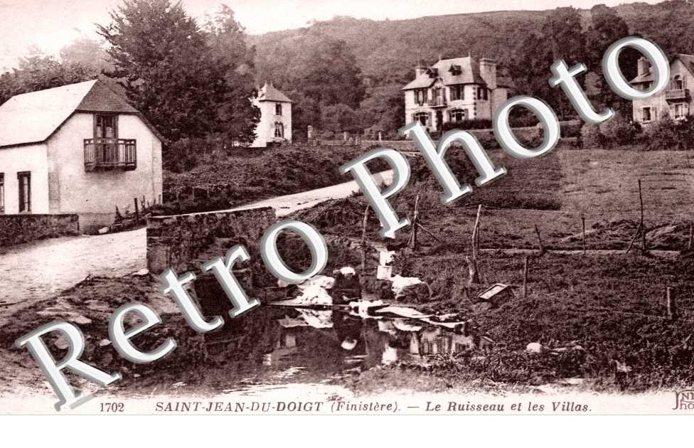 le ruisseau et les villas