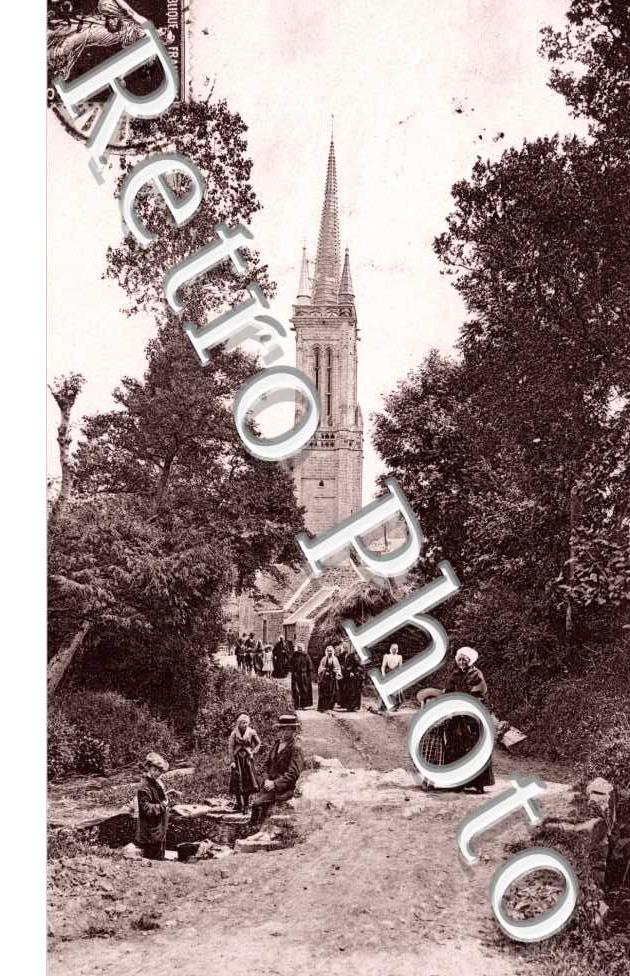 Le Petit Chemin creux et l&#039;Eglise