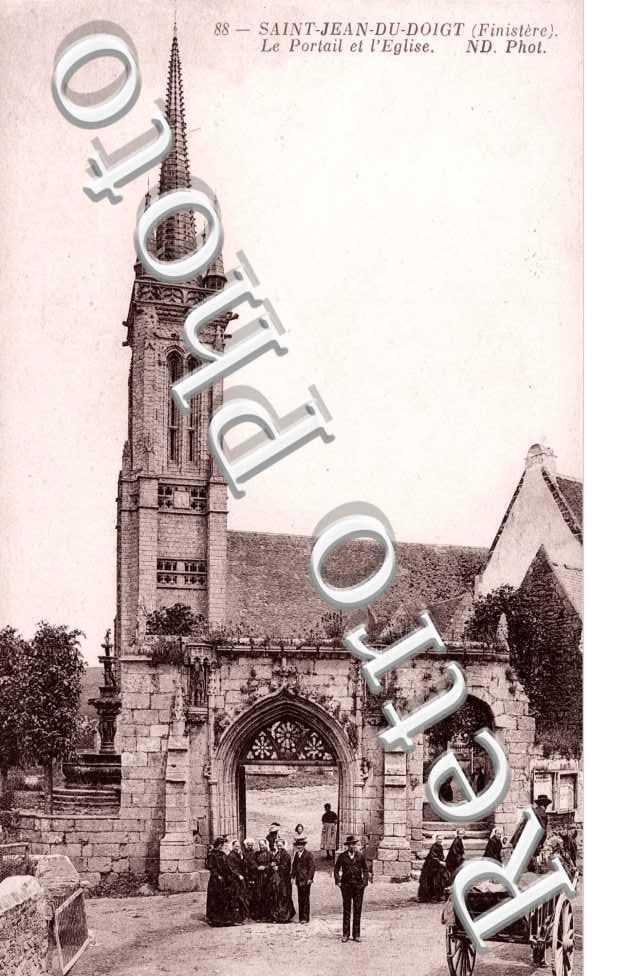 le Portail et l&#039;Eglise