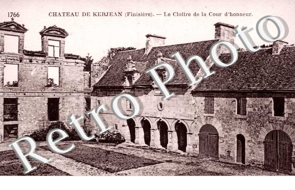 Château de Kerjean - Le Cloitre de la Cour d&#039;Honneur