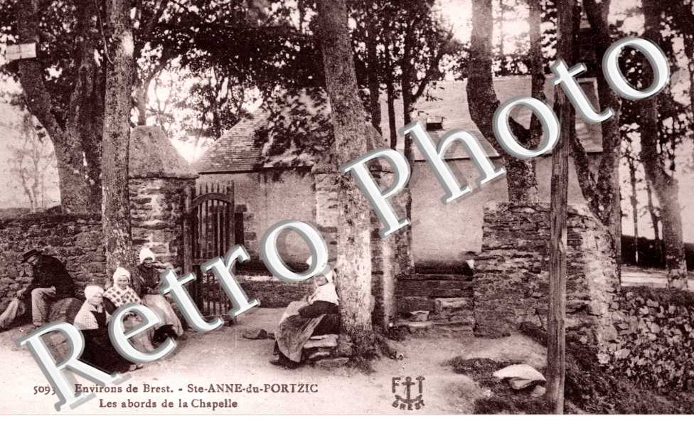 les abords de la chapelle