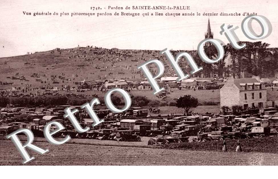 pardon, vue generale du plus pittoresque pardon de bretagne 