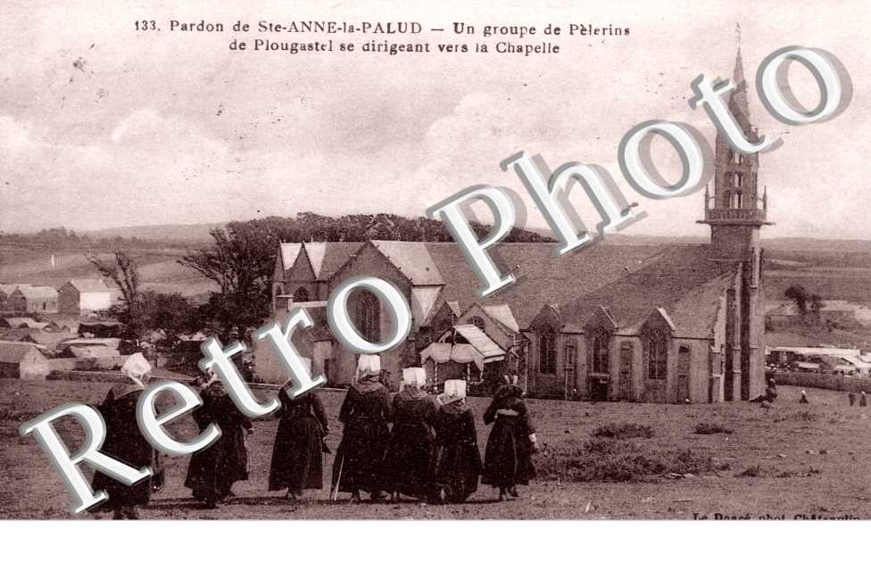 Un groupe de Pelerins, chapelle