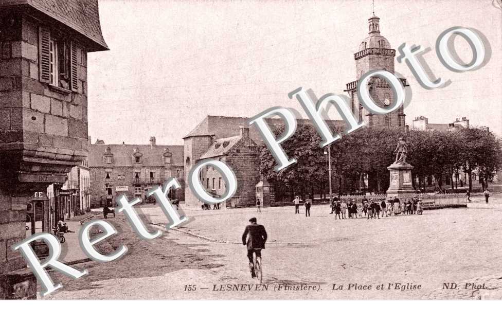 La Place et l&#039;Eglise