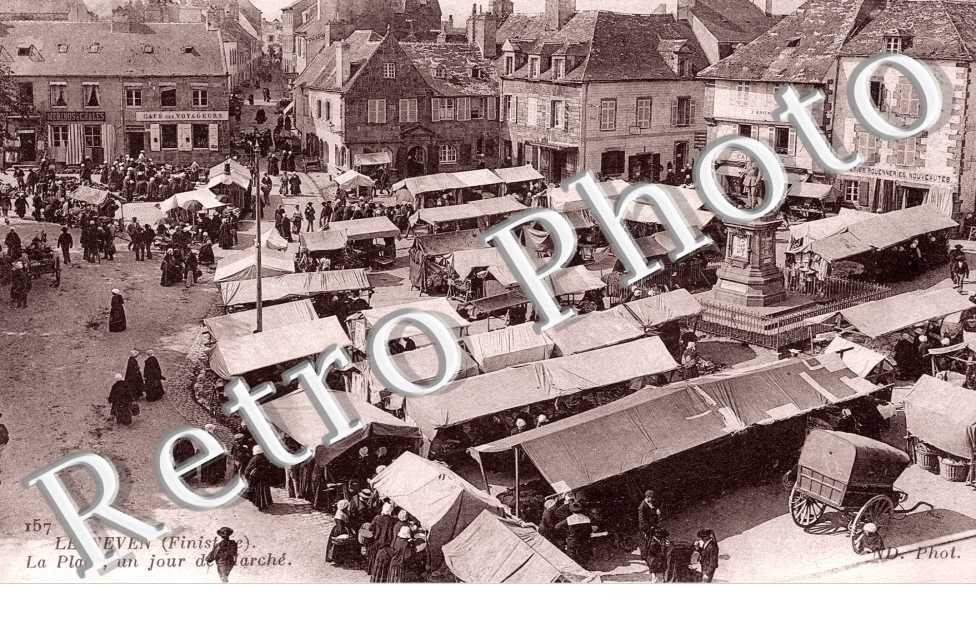 la place un jour de marche